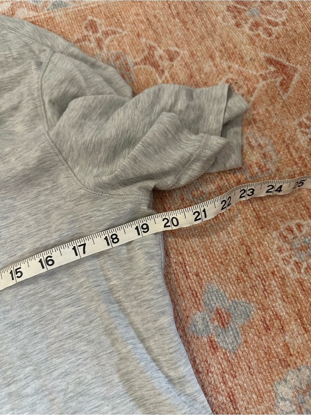 Lululemon men’s Heather gray cotton short sleeve tshirt fits like a medium - Picture 6 of 6